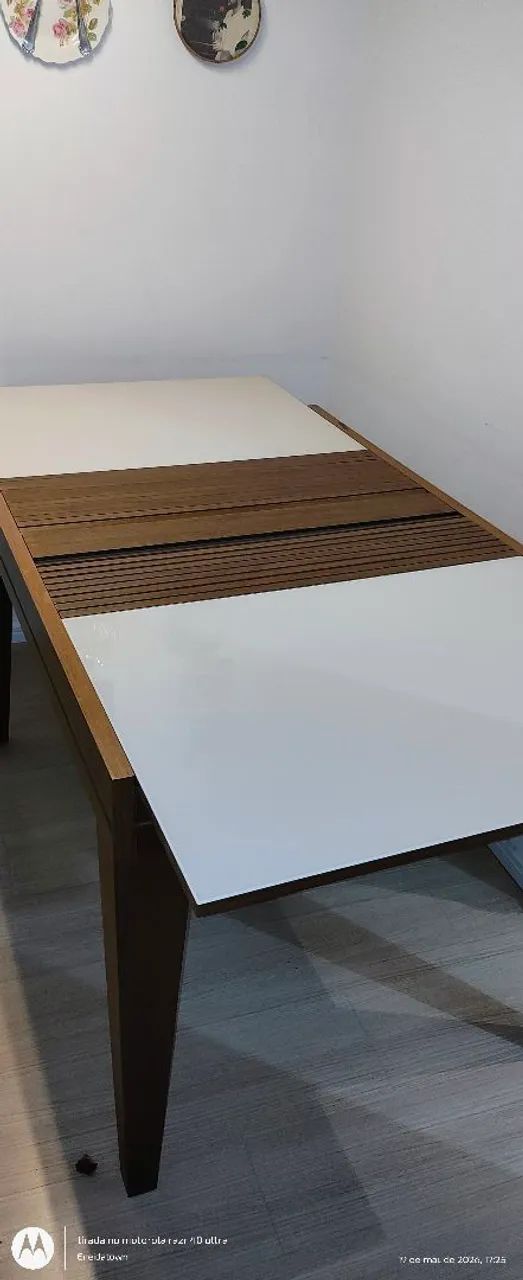 Mesa de jantar extensível - com avaria 