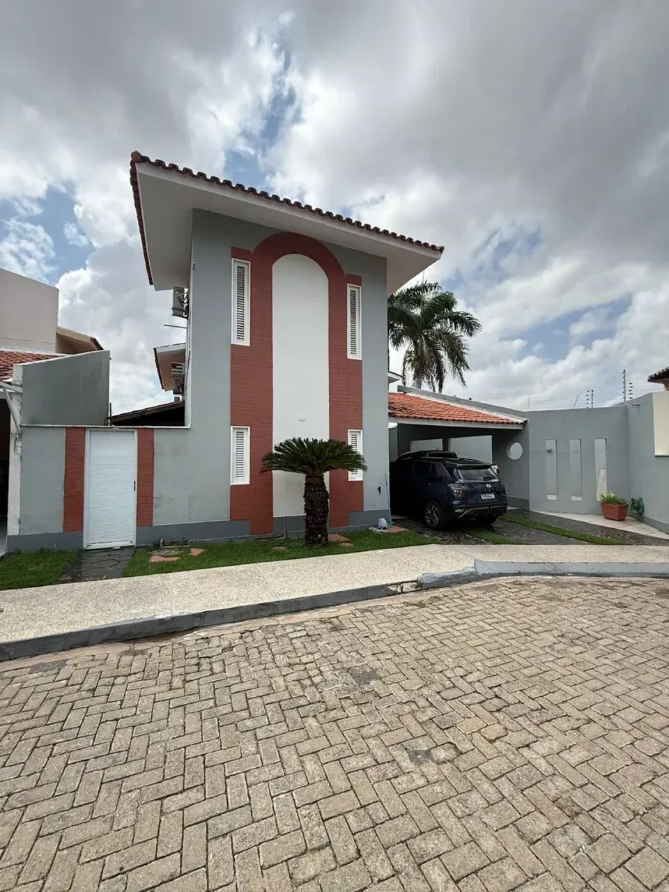VENDO CASA DUPLEX NO CALHAU ILHA DE CAPRI