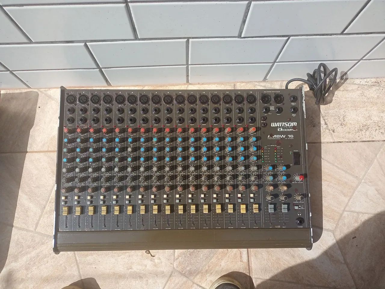 Mesa de som