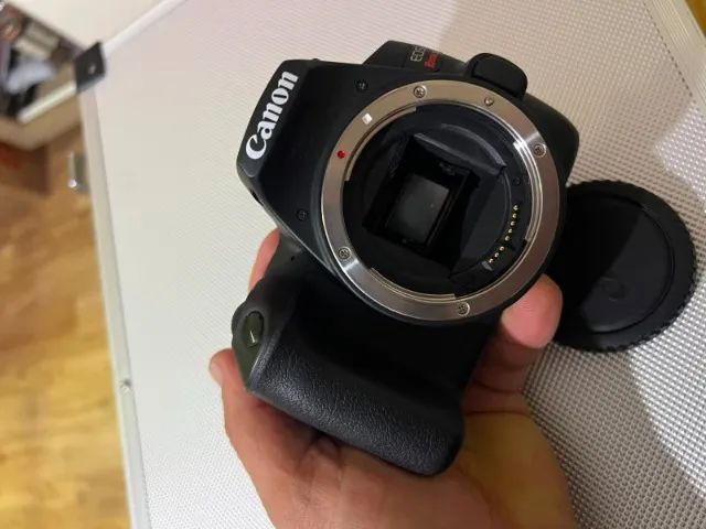 Câmera SL3 + Carregador e Bateria (Batmax) + lente do kit 18-55