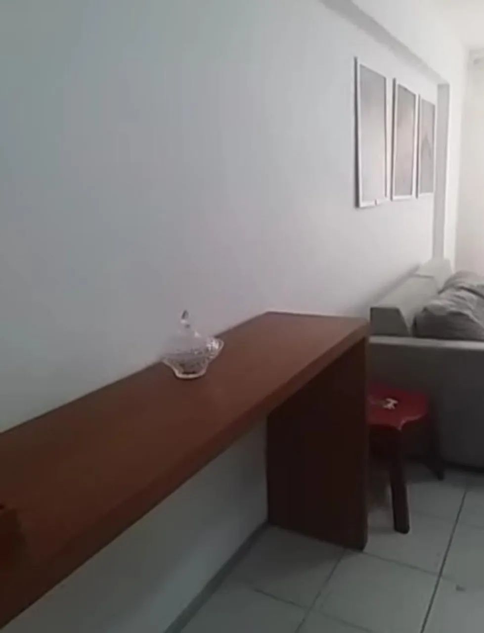 Apart. Flat 1 quarto