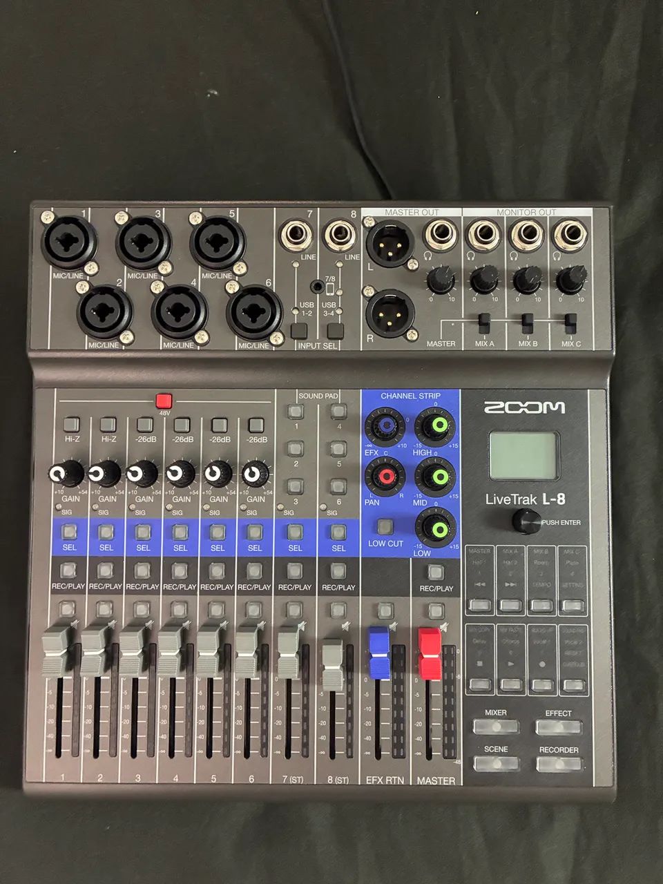 Zoom mixe live track L8