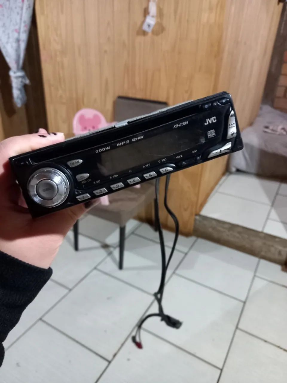 Aparelho de som de carro, não tem Bluetooth 