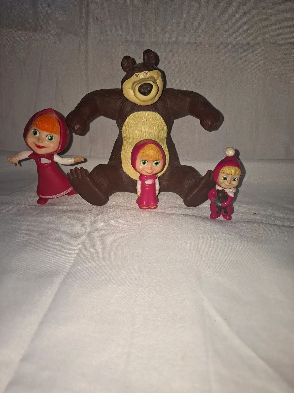 Bonecos Marsha e o Urso 