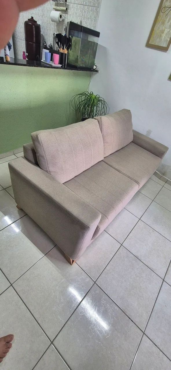 Sofá estado de novo, 1.90mt, ótimo estado, com 1 ano e 3 meses de uso. 