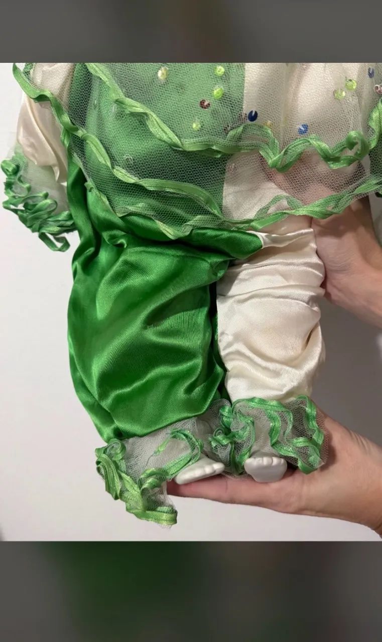 boneca de porcelana palhaço verde e branco - Foto 4