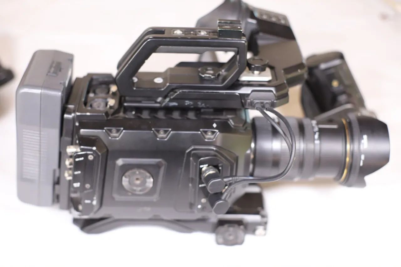 Câmera de vídeo Blackmagic mini ursa 4k  - Foto 4