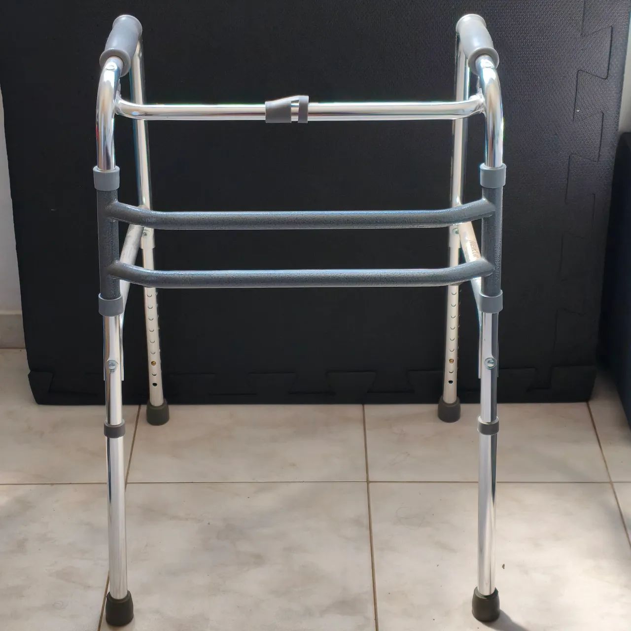 Par de muletas e andador  - Foto 3