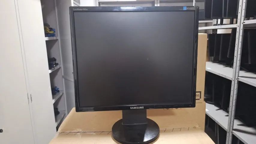 Monitor 19" - Retirado de Empresa- Testado Funcionando - Foto 3