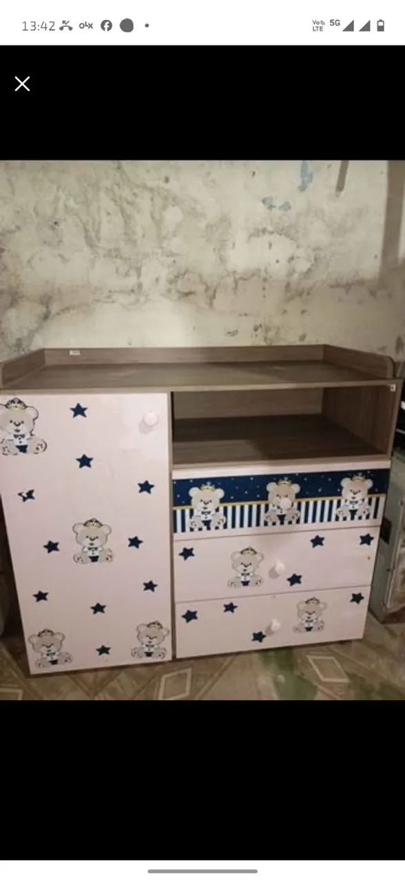 Cômoda bem conservada