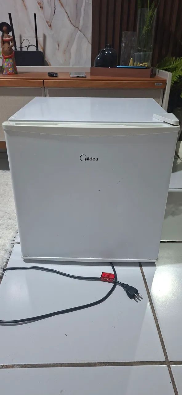 Frigobar Midea 45 litros 