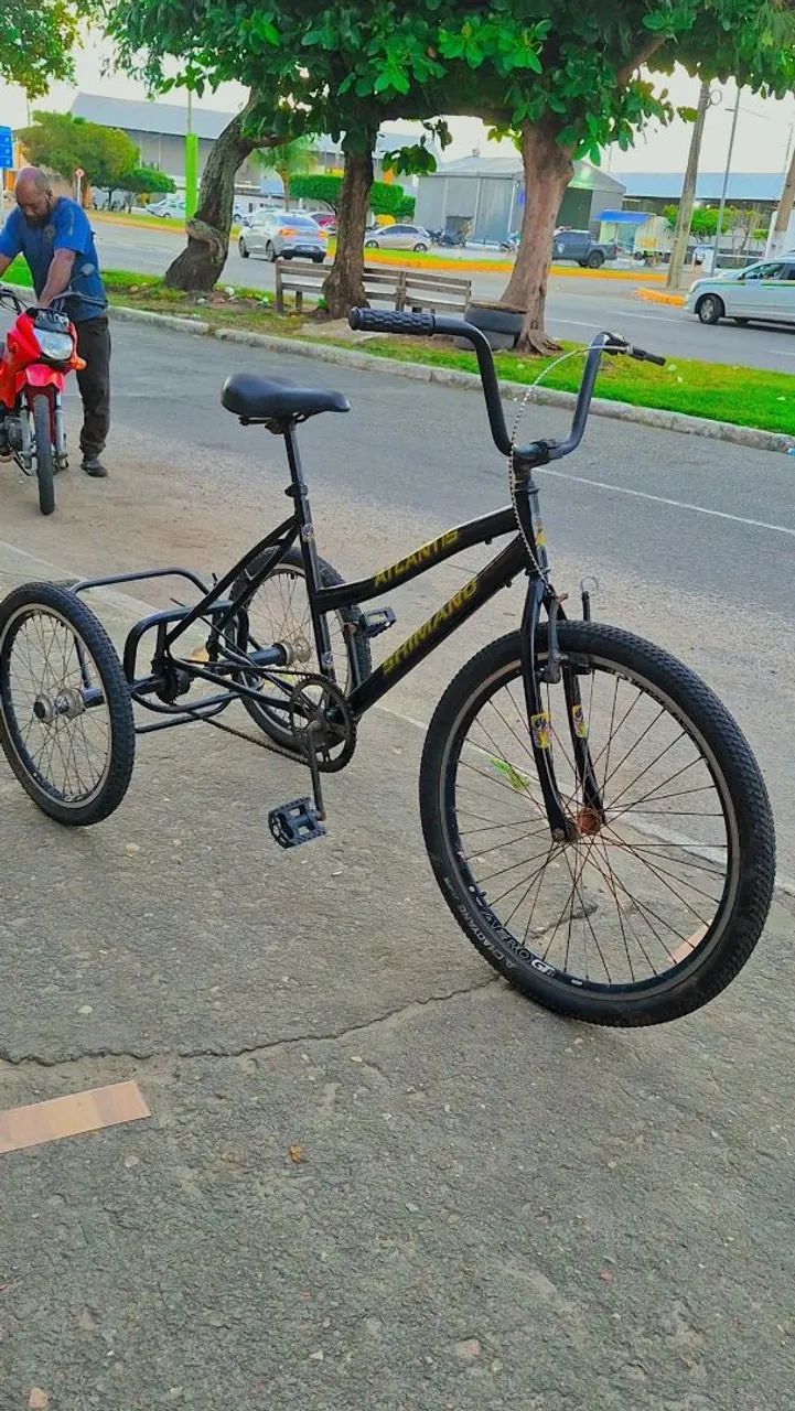 Vendo ou troco bicicleta  triciclo 
