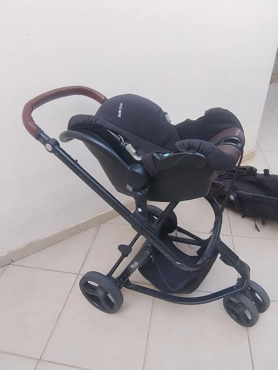 Carrinho Moisés com bebê conforto Safety - Foto 2