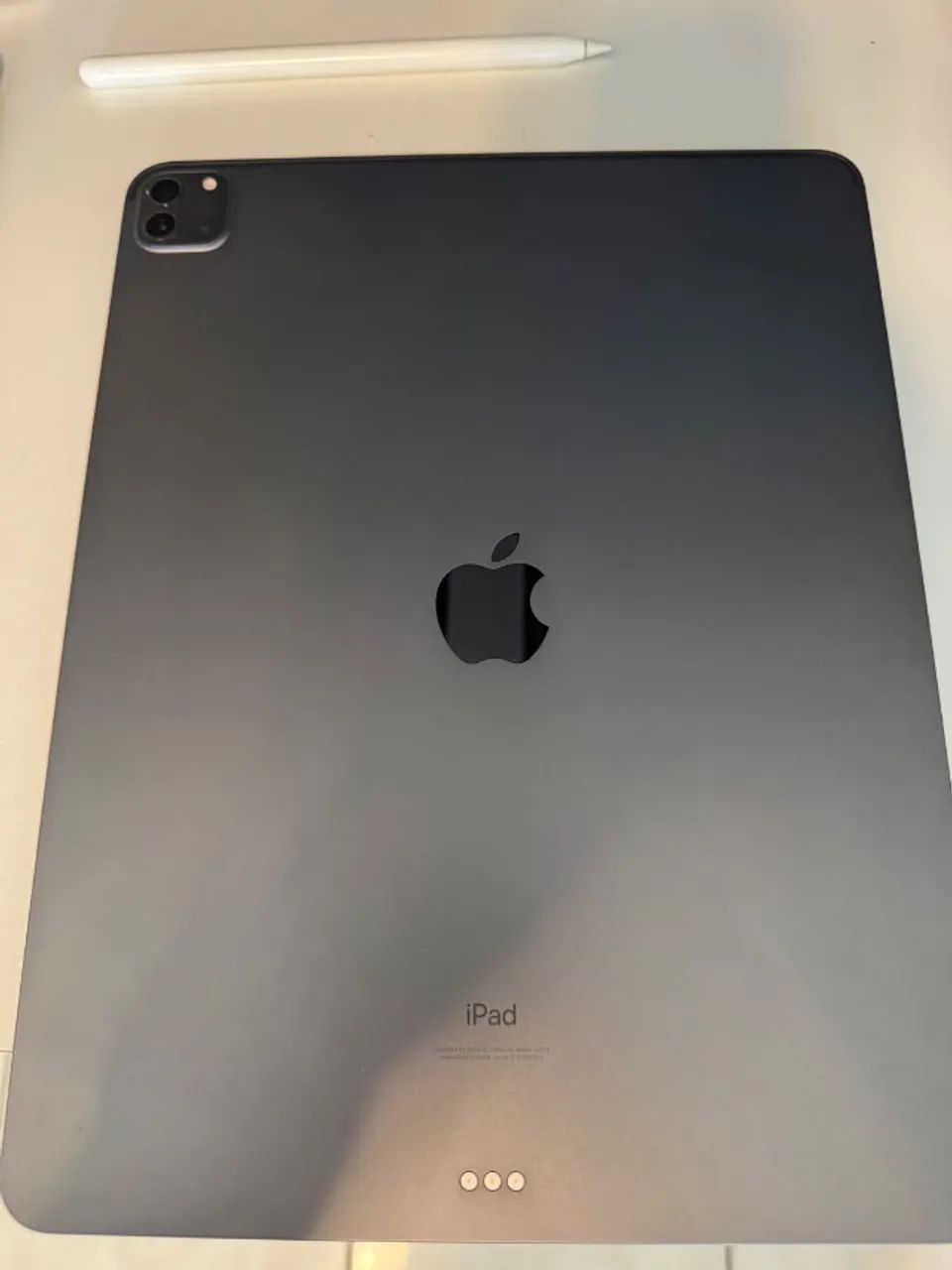 Pro de 12,9 polegadas da 5ª geração + Apple Pencil + Keyboard Apple - Foto 2