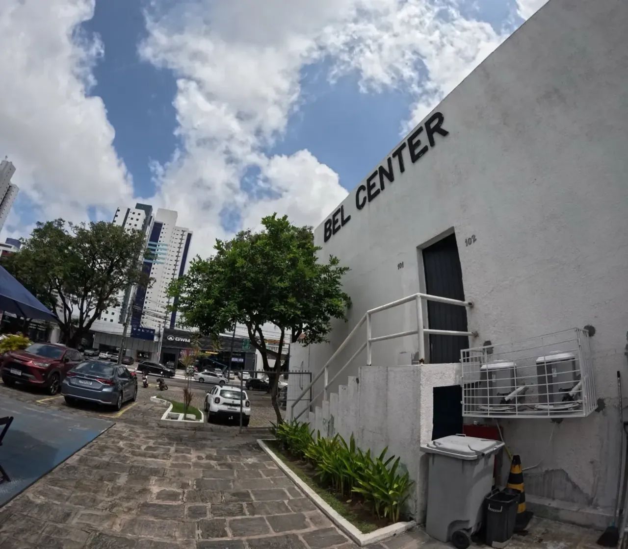 Alugo sala comercial na Eptácio Pessoa em - João Pessoa - PB