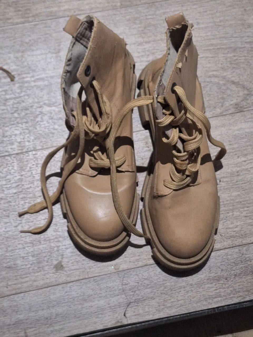 Botas  de couro em me ótimo .estado - Foto 2