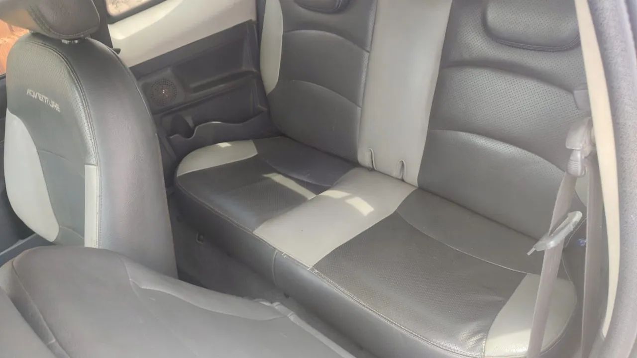 Fiat Strada Adventure1.8/ 1.8 Locker Flex CD 2013 - Foto 3