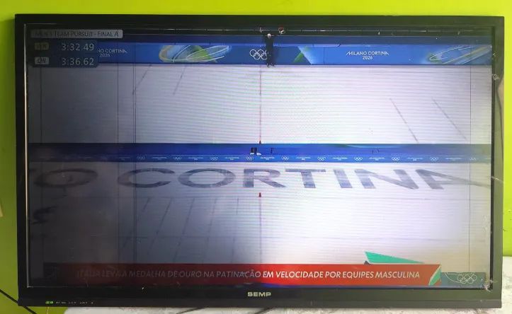 Vendo tv 40 polegadas com riscos na tela - Foto 2