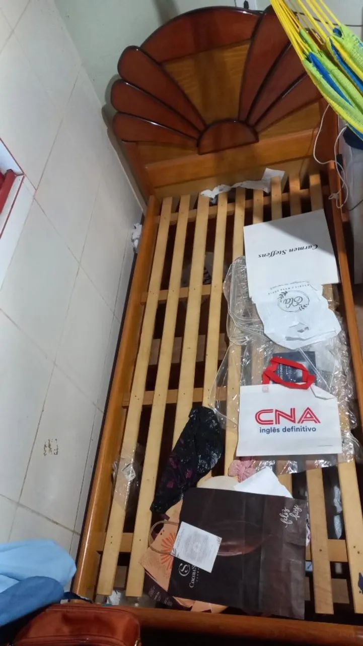 Vende cama de solteiro de madeira com gaveta  - Foto 2