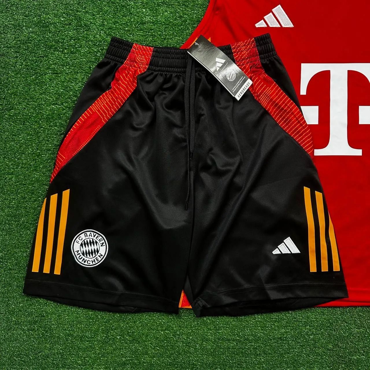 Kit Treino Bayern Munich Regata e Short com zíper  - Foto 3