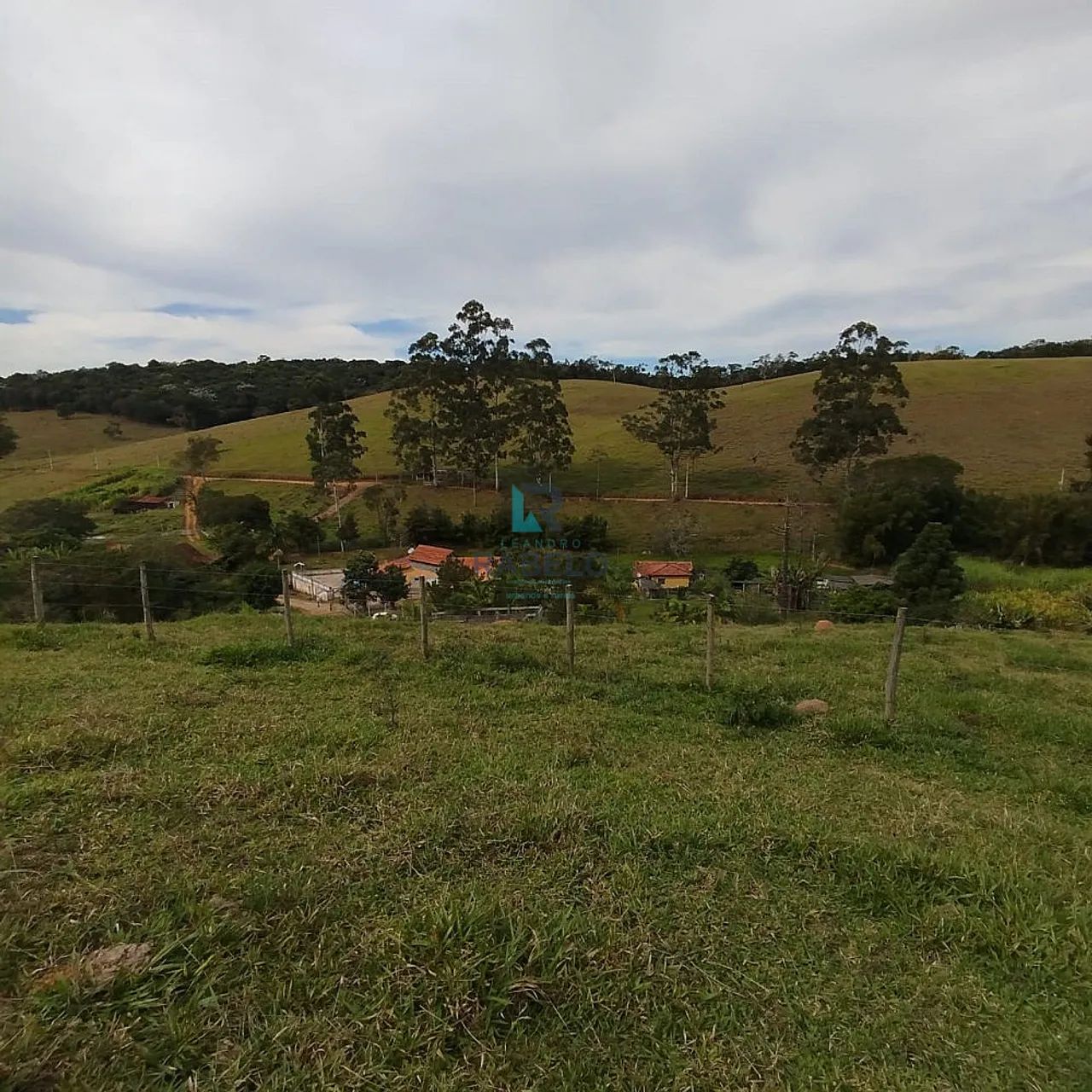 SÍTIO COM BOA CASA E NASCENTES PERTO DO CENTRO/ LAGOINHA-SP - Foto 3