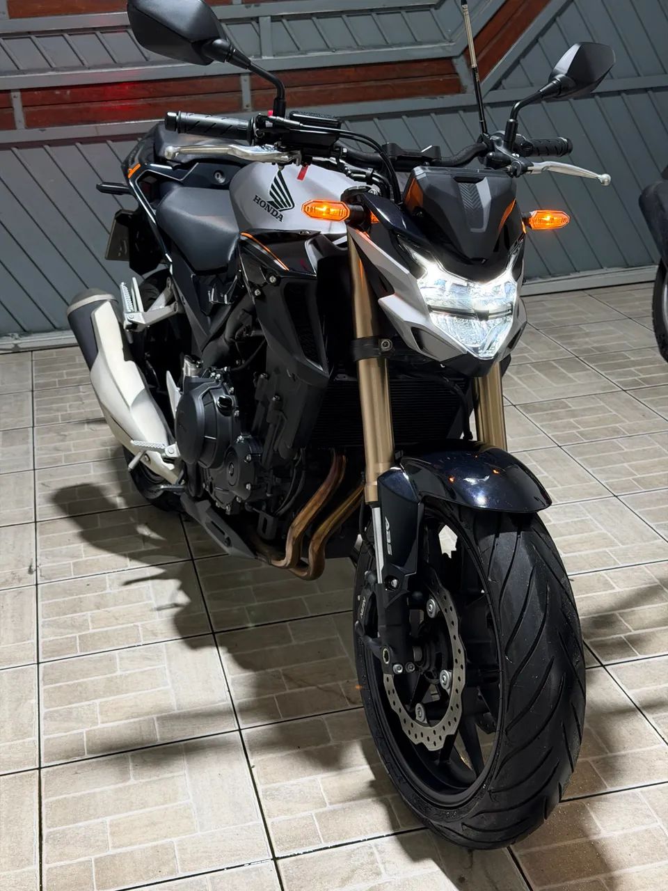 CB 500F 2023 - Foto 4