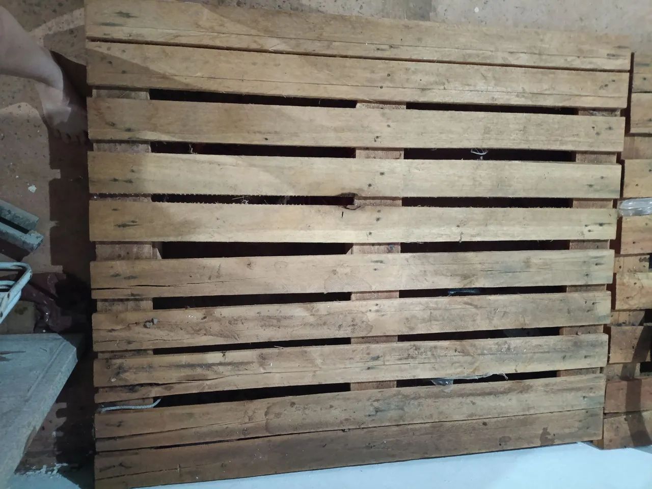 I have 9 pallets, R$ 5.00 each / no delivery
