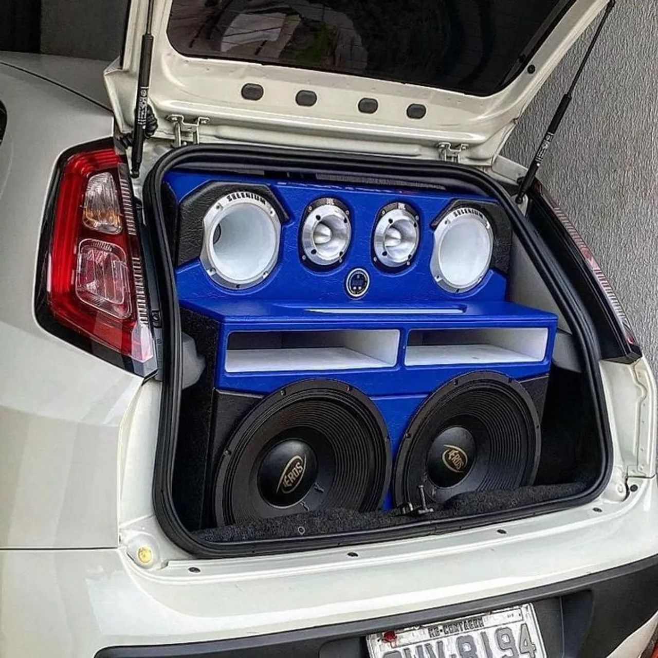 Instalação de Som automotivo Multimídia e acessórios 