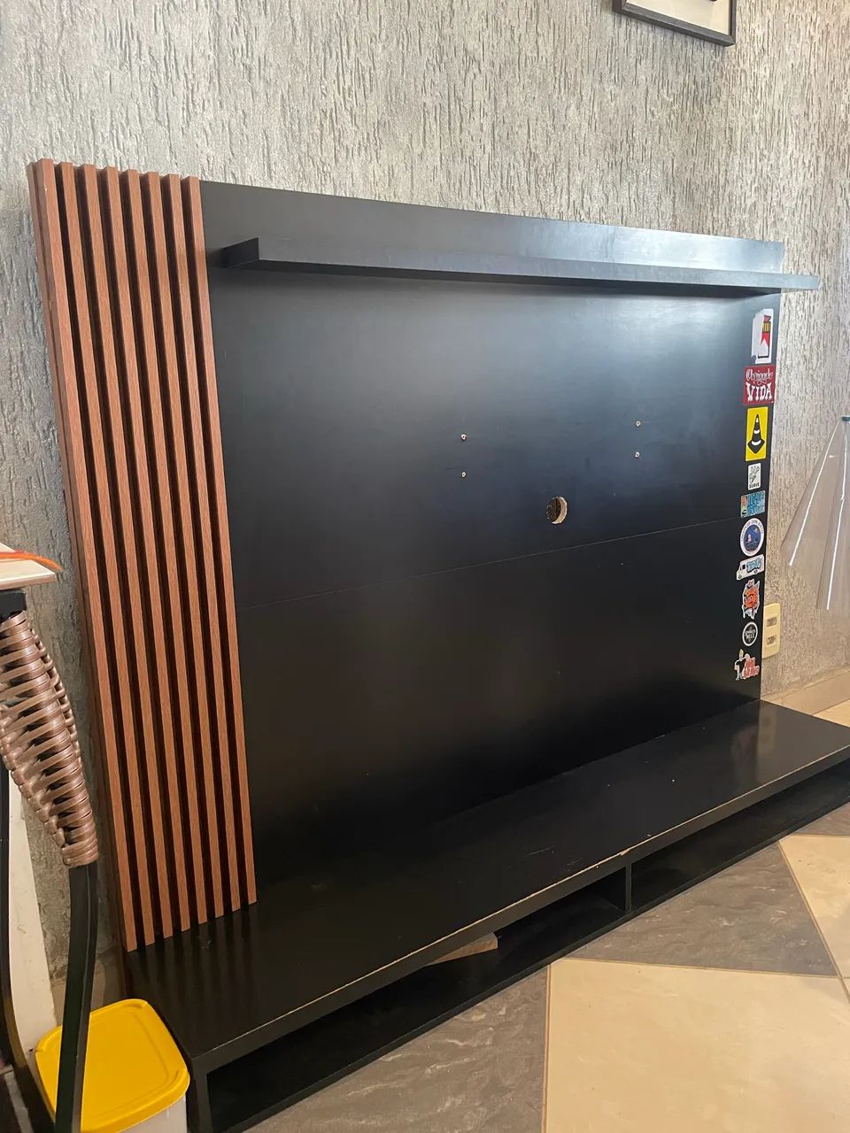 Painel Para Televisão Com Nicho Suporta Tv  De Até 50 Polegadas - Preto / Ripado - Foto 2