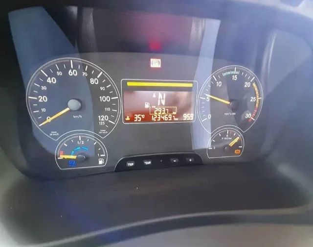  Mb atego 1726 4x2 bau 2016 - Foto 5