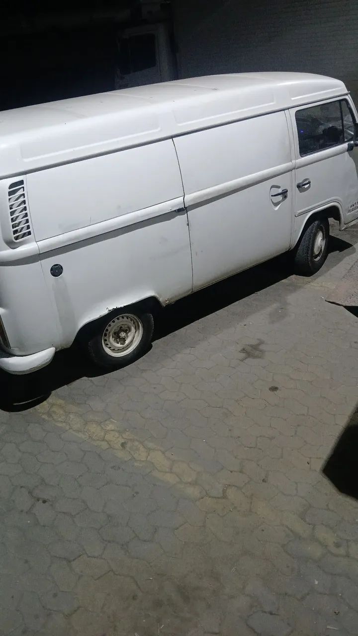 Volkswagen Kombi Furgão (álcool) 2003