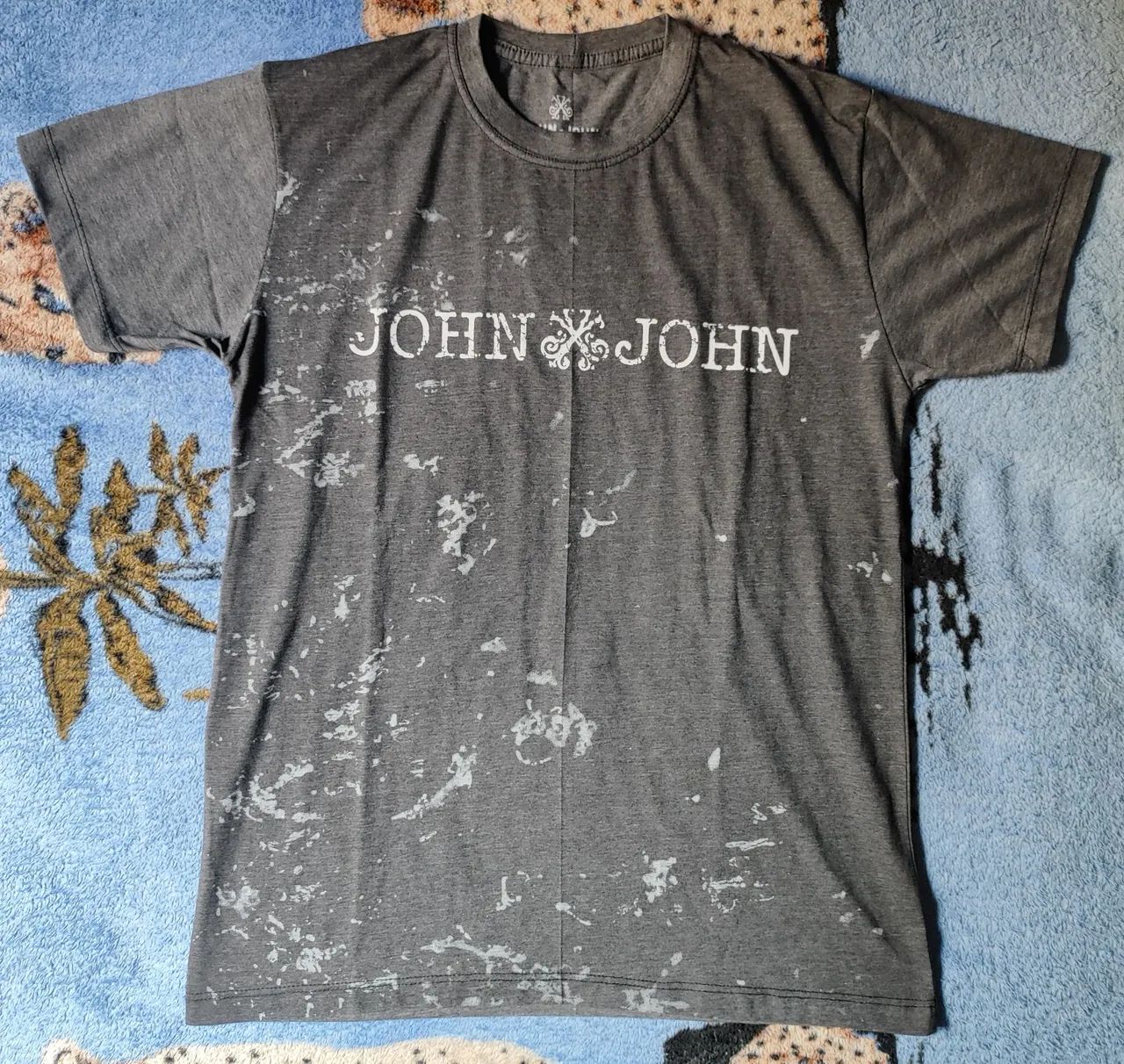 Camiseta John John Destroyed