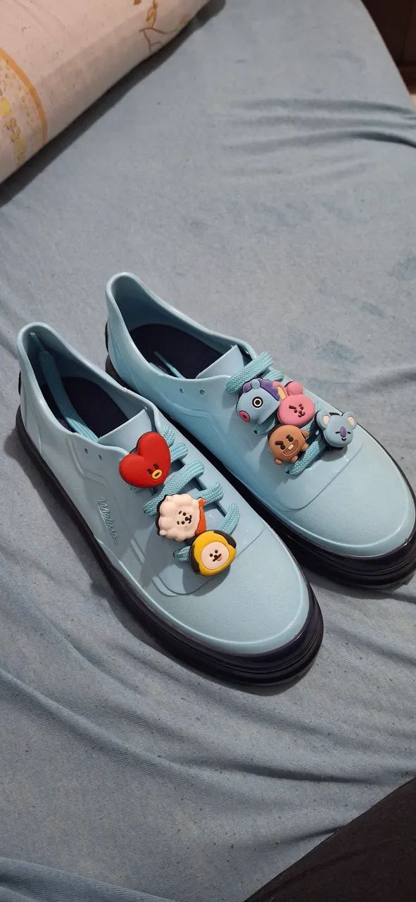 Tênis melissa coleção bt21