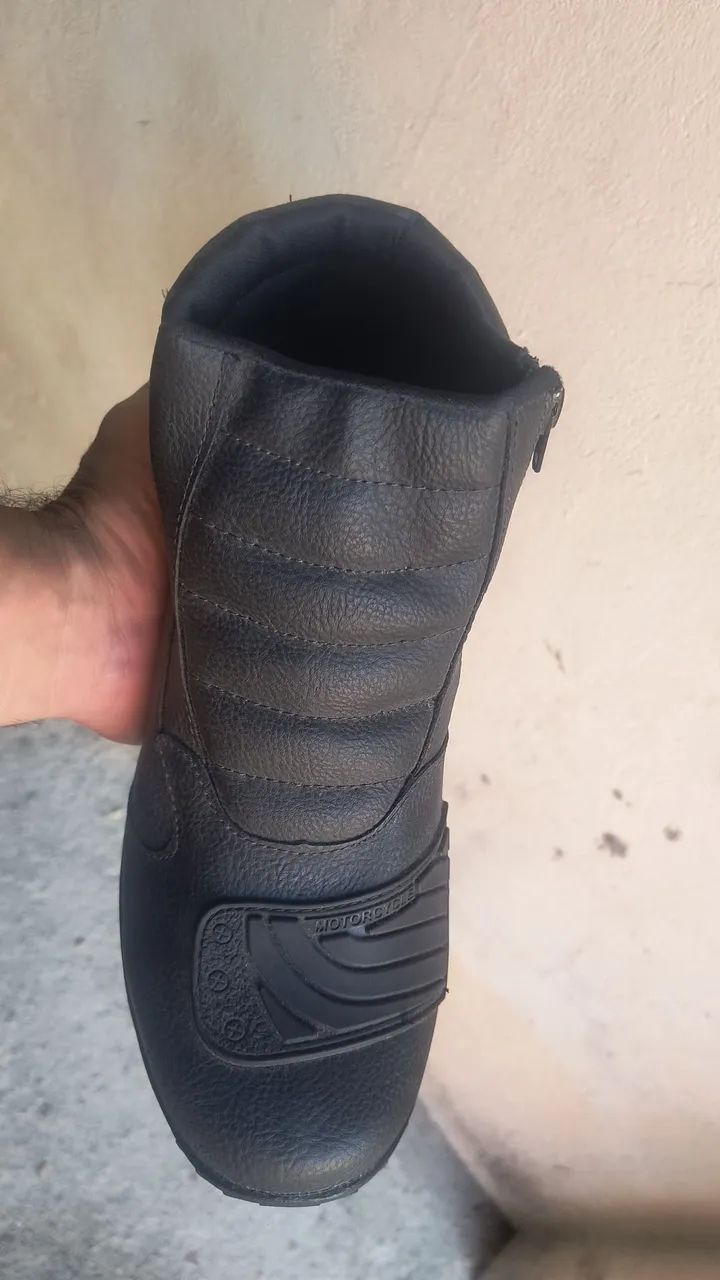 Vendo bota nova tamanho 41 - Foto 4
