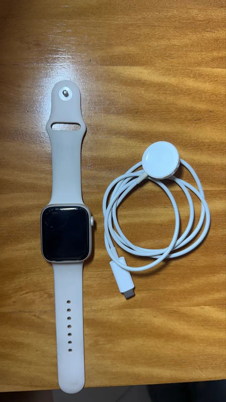 Apple Watch séries 8 / 45 mm 