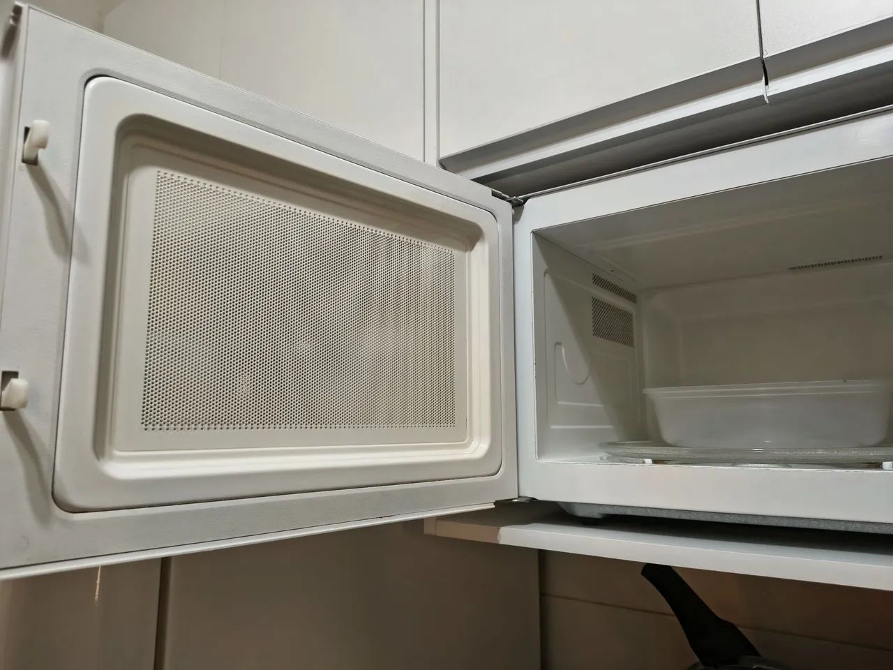 Microondas Eletrolux MEF41 de 31 litros (Não Funciona) - Foto 2
