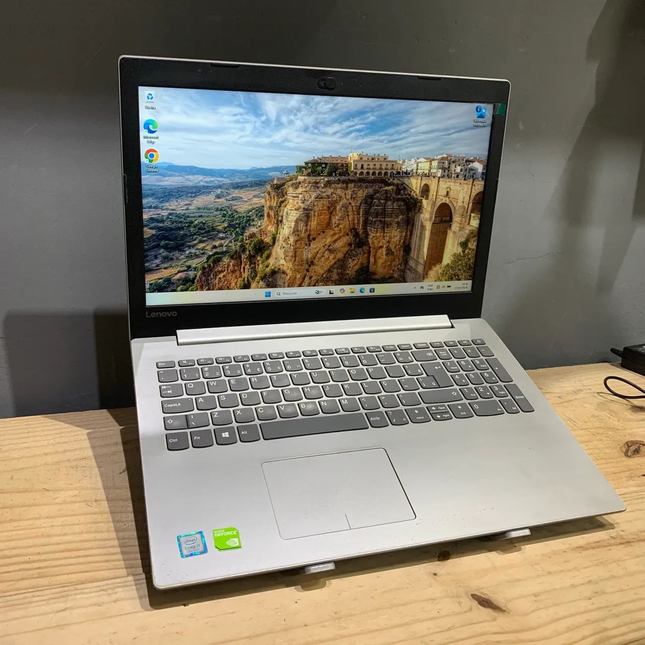 Notebook Lenovo core i7 com placa de vídeo  - Foto 2