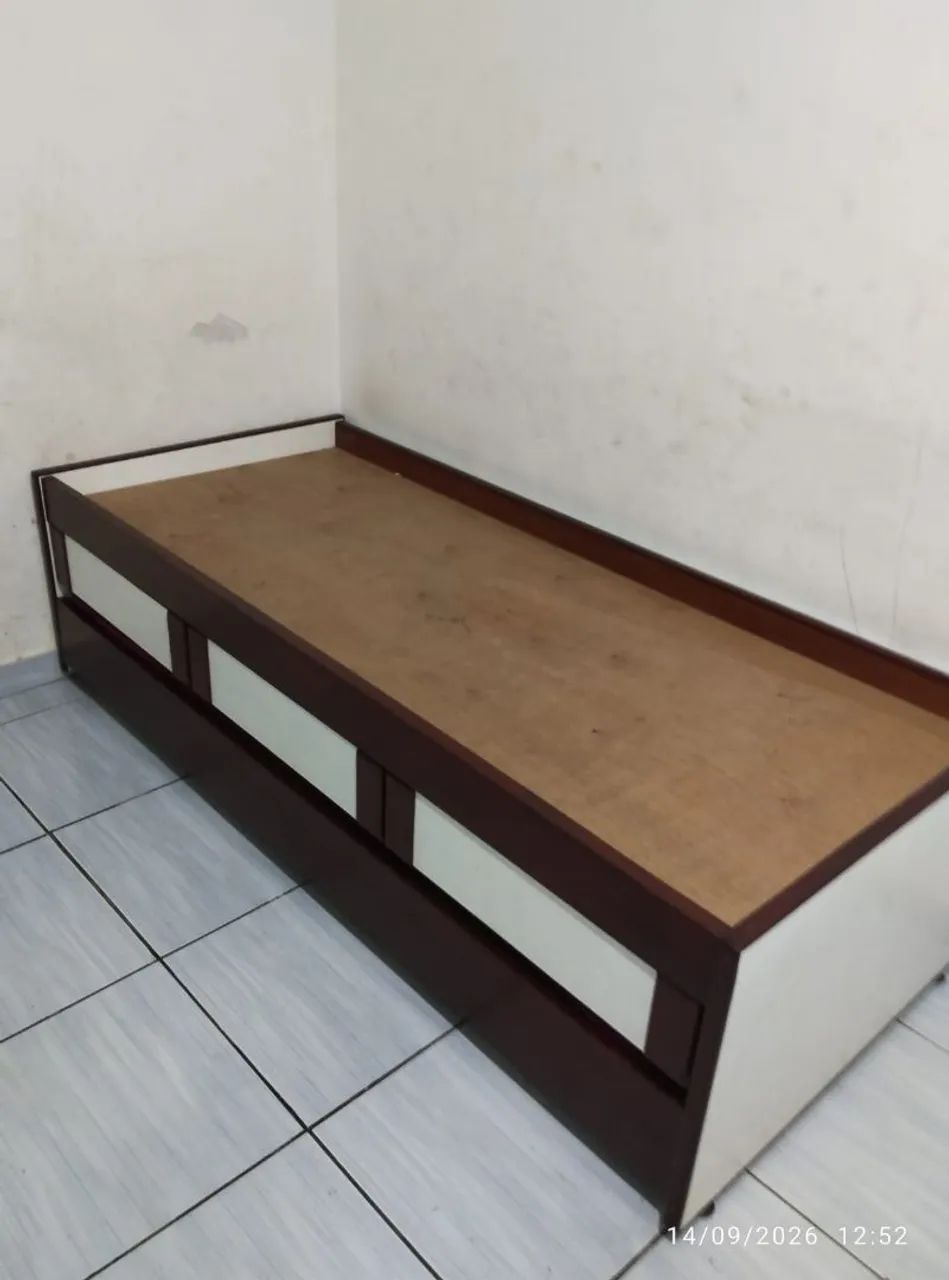Bi-cama  madeira maciça. 