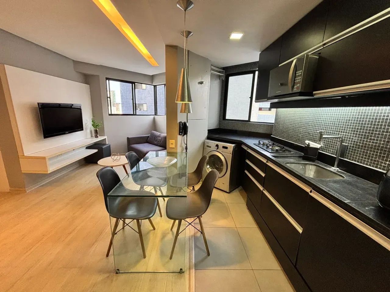 PORTEIRA FECHADA- APARTAMENTO MODERNO, BEM VENTILADO E COM LAZER COMPLETO EM BOA VIAGEM