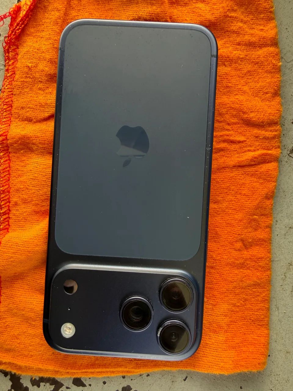 iPhone 17 pro max 