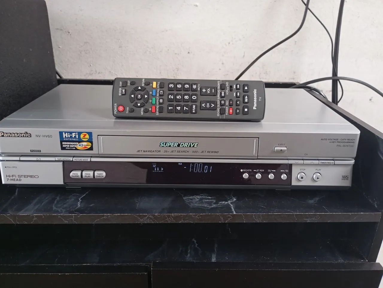 Vídeo cassete estéreo Panasonic com controle - Foto 4