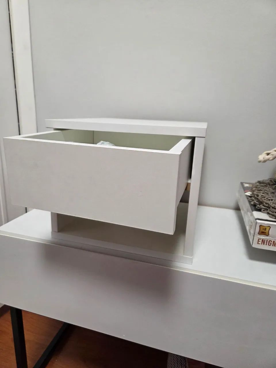 Mesa cabeceira/ nicho com gaveta - Foto 2