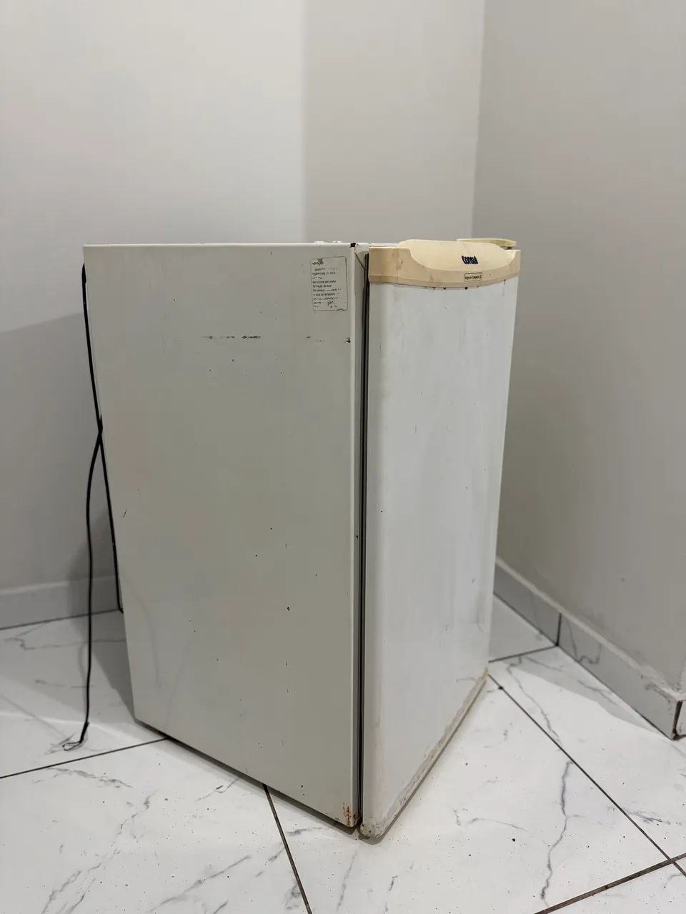 Vendo frigobar Consul Compacto 120