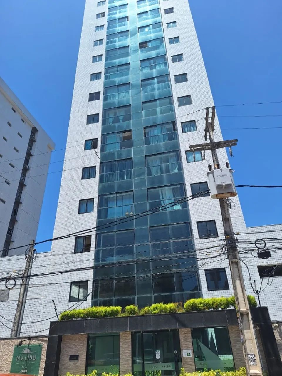 Edifício Malibu - Alugo - R$ 2.700 com todas as taxas inclusas.