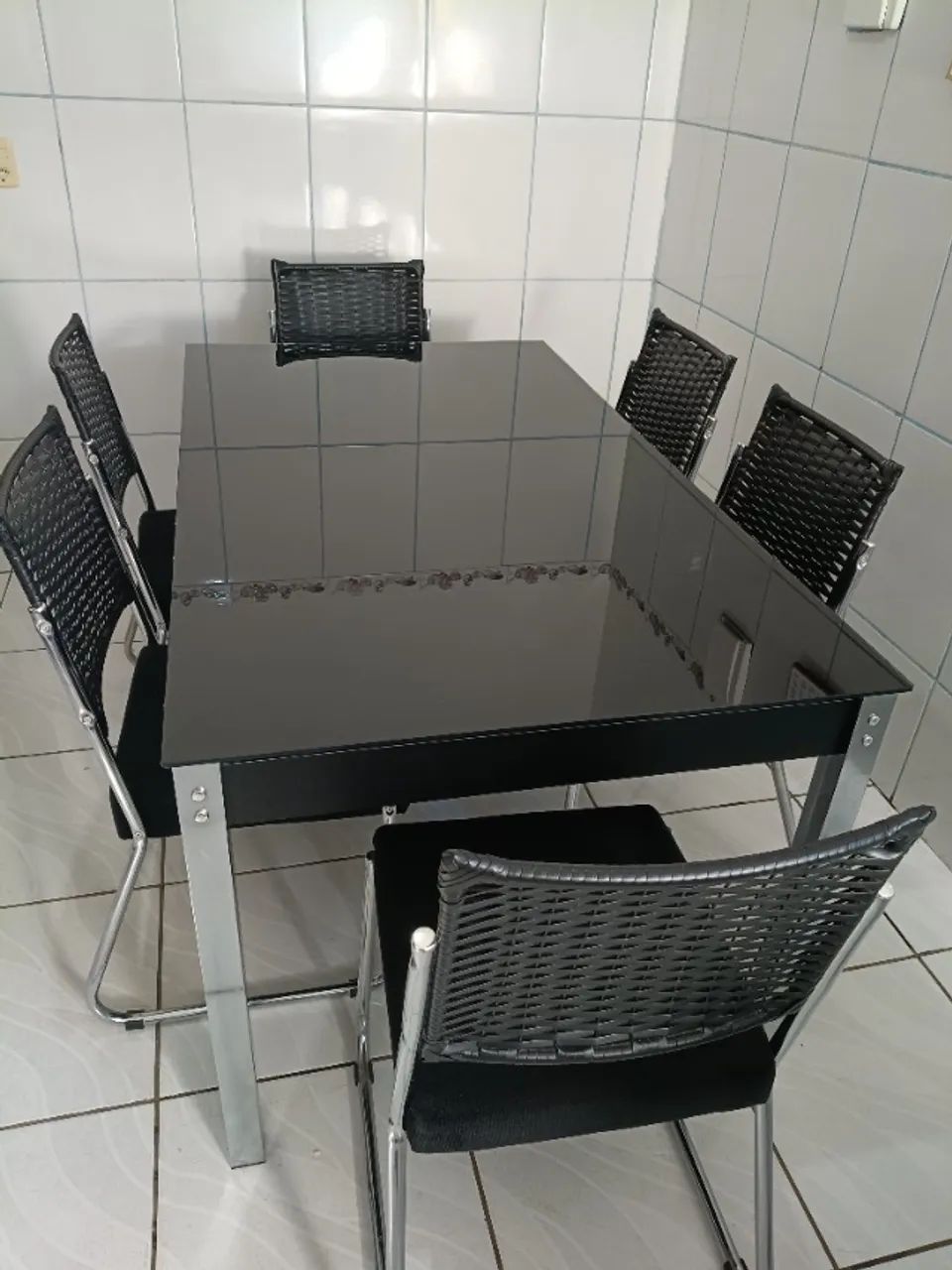 Mesa de Aço Nobre com 6 Cadeiras
