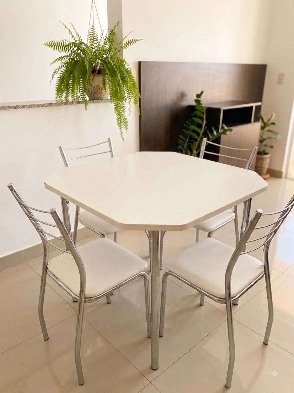 Conjunto Mesa de Jantar 4 Cadeiras Carraro - Ótimo Estado