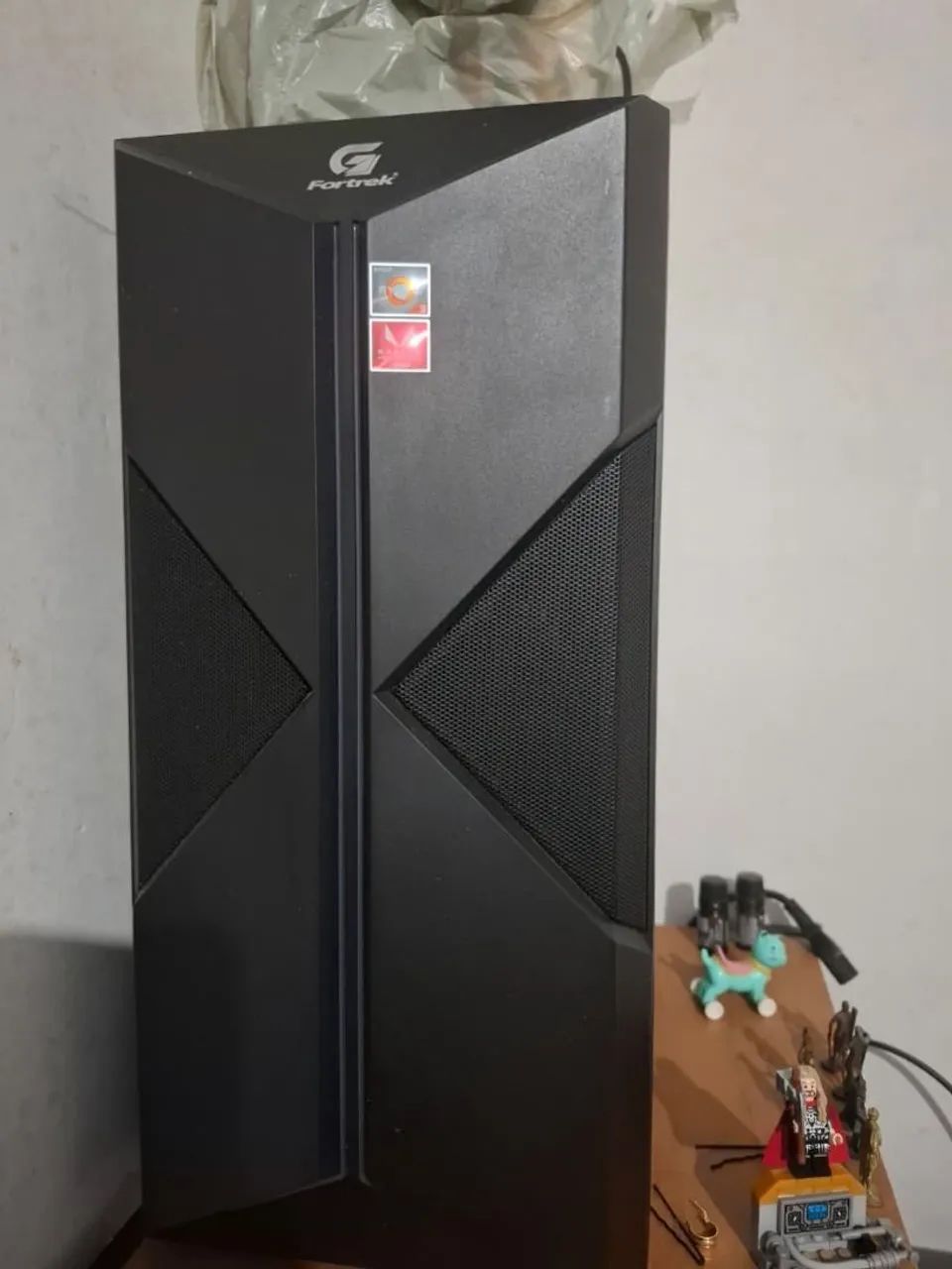 PC em perfeito estado. Estou vendendo pq vou viajar.
