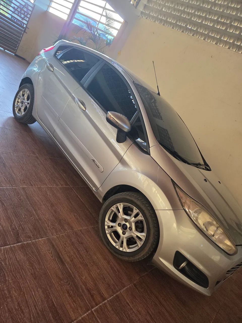 Ford Fiesta SE 1.6 8V Flex 5P 2014