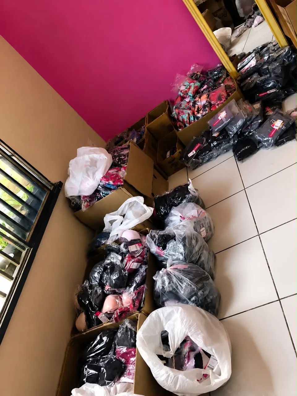 PRECISAMOS DE 20 MULHERES PRA REVENDER AS ROUPAS DA ROMANCE E PEÇAS ÍNTIMAS. - Foto 2