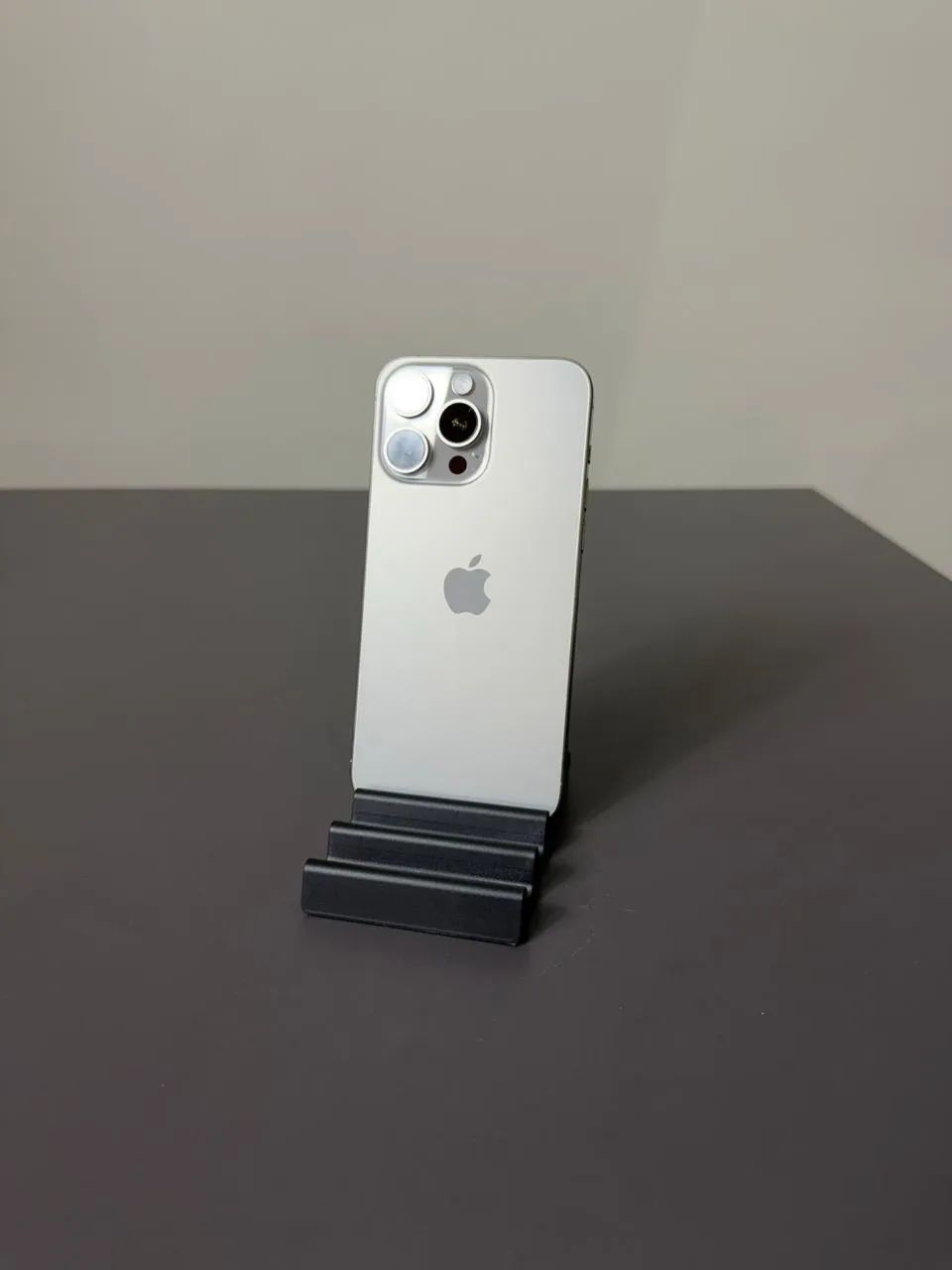 iPhone 15 pro Max natural titanium  - Foto 2